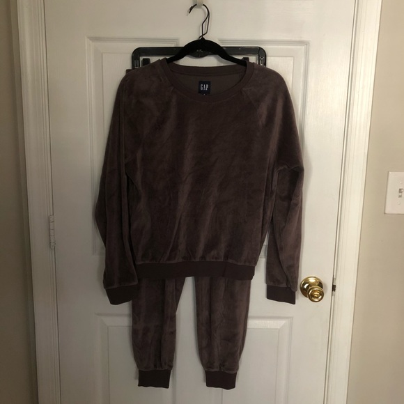 GAP Pants - 🎉SALE!!🎉GAP Women’s Velour Jogger 2 Piece Set - Top & Bottom Sz S